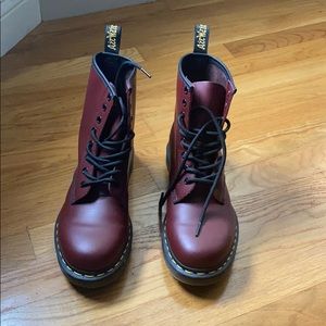 Dr Martens in Burgandy